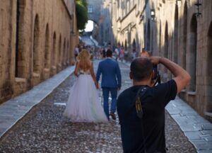 Consider Using A Wedding Photographer